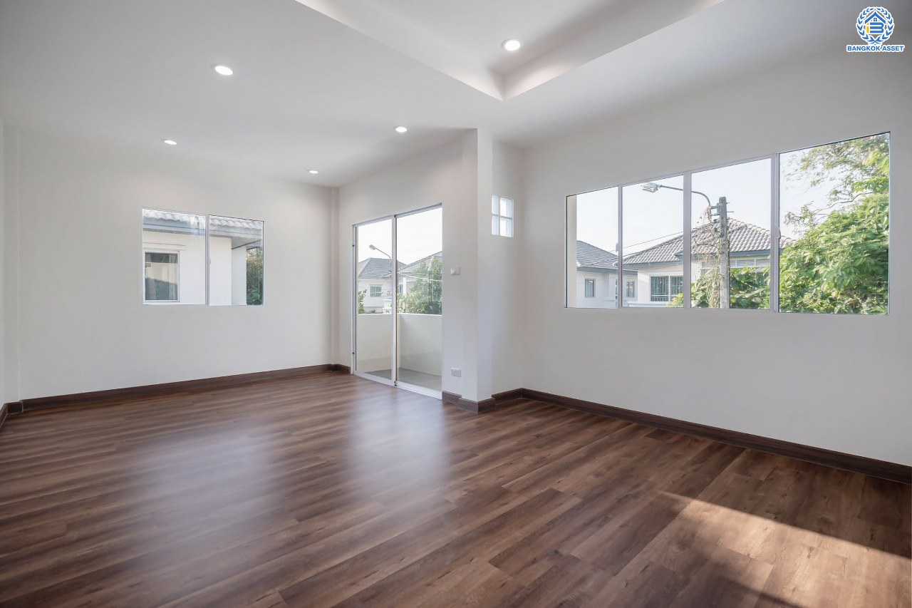 บ้านมือสองตกแต่งใหม่ ดีไซน์สวย โครงการ ชวนชื่นโมดัส จรัญฯ-ปิ่นเกล้า หลังมุม เนื้อที่ 54.7 ตร.ว. ฟังก์ชัน 3 ห้องนอน 2 ห้องน้ำ 1 ห้องอเนกประสงค์ จอดรถได้ 2 คัน รองรับทุกกิจกรรม บนทำเลเชื่อมต่อหลายเส้นทาง ใกล้จุดขึ้นทางด่วน "ประจิมรัถยา" และรถไฟฟ้าสายสีแดง "สถานีบางบำหรุ"